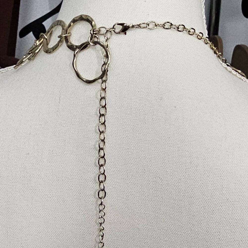 💥Vintage Gold Tone Hammered Disc Loop Link Statement Necklace - Picture 4 of 5